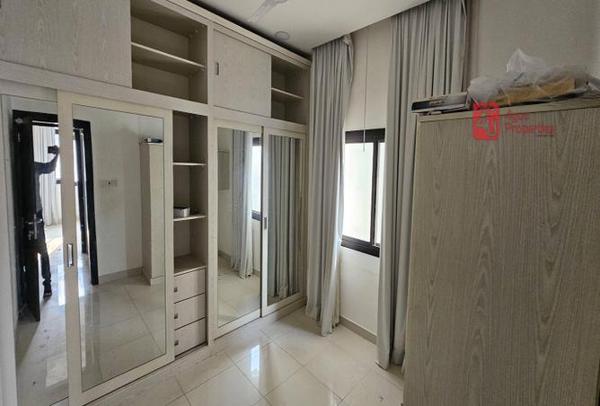 976063 - Property Image 2