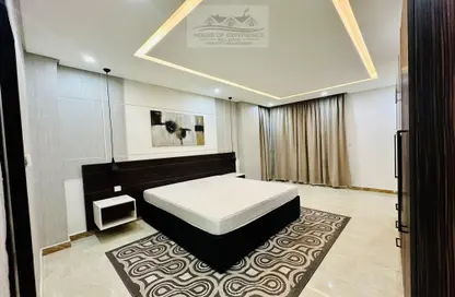 Room / Bedroom image for: Apartment - 3 Bedrooms - 3 Bathrooms for rent in Busaiteen - Muharraq Governorate, Image 1