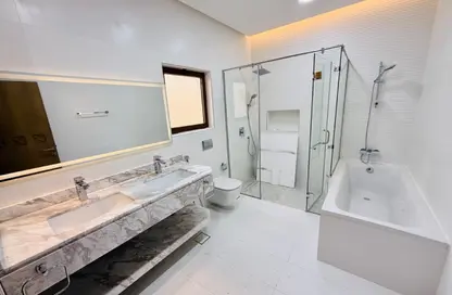 Villa - 4 Bedrooms - 5 Bathrooms for rent in Saar - Northern Governorate