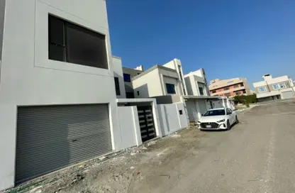 Villa - 5 Bedrooms - 7 Bathrooms for sale in Dumistan - Northern Governorate