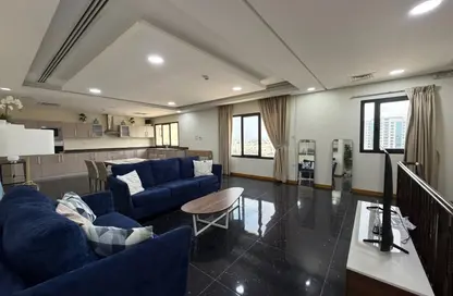 Apartment - 2 Bedrooms - 3 Bathrooms for rent in Al Juffair - Capital Governorate