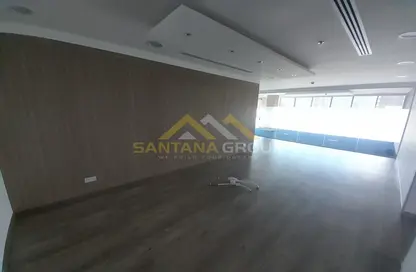 Empty Room image for: Office Space - Studio - 3 Bathrooms for rent in Seef - Capital Governorate, Image 1