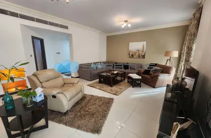 Apartment - 2 Bedrooms - 3 Bathrooms for rent in Al Juffair - Capital Governorate
