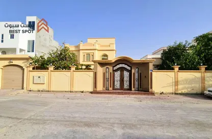 فيلا - 8 غرف نوم - 8 حمامات للبيع في عالي - المحافظة الوسطى