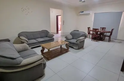 Apartment - 2 Bedrooms - 2 Bathrooms for rent in Um Al Hasam - Manama - Capital Governorate