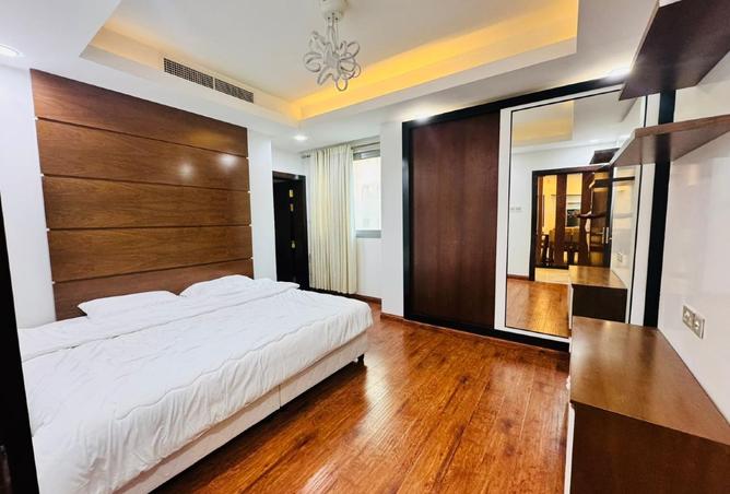 990492 - Property Image 2