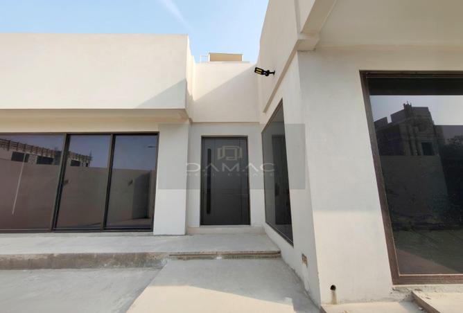 962749 - Property Image 2