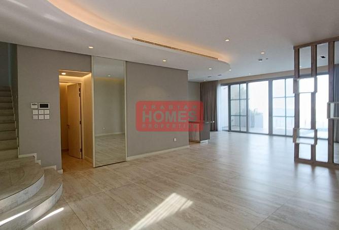 982472 - Property Image 2