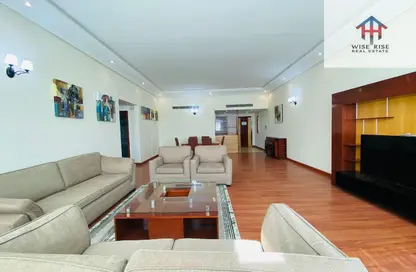 Apartment - 3 Bedrooms - 3 Bathrooms for rent in Mahooz - Manama - Capital Governorate