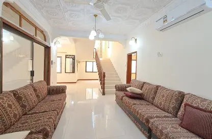 مجمع سكني - 6 غرف نوم - 5 حمامات للايجار في البرهامة - المنامة - محافظة العاصمة
