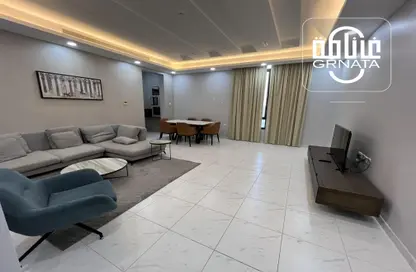 Living / Dining Room image for: Apartment - 2 Bedrooms - 2 Bathrooms for rent in Shakhura - Northern Governorate, Image 1