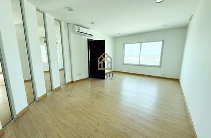 Apartment - 2 Bedrooms - 2 Bathrooms for rent in Galali - Muharraq Governorate