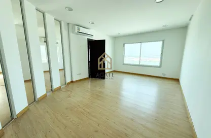 Apartment - 2 Bedrooms - 2 Bathrooms for rent in Galali - Muharraq Governorate