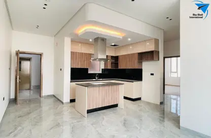 Apartment - 2 Bedrooms - 2 Bathrooms for rent in Salmaniya - Manama - Capital Governorate