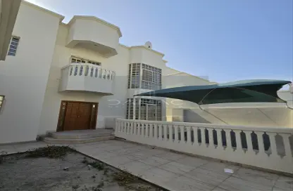 فيلا - 7 غرف نوم - 6 حمامات للبيع في توبلي - المحافظة الوسطى