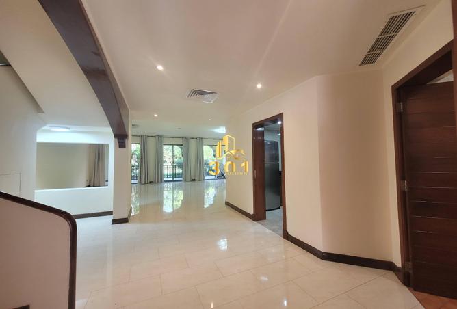 981969 - Property Image 2