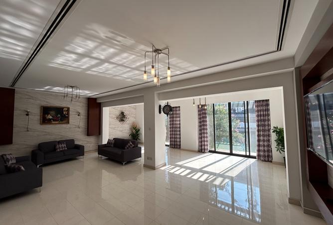 956637 - Property Main Image