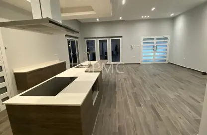 شقة - 3 غرف نوم - 4 حمامات للايجار في توبلي - المحافظة الوسطى