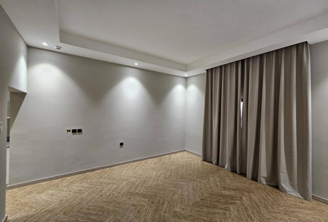 964377 - Property Image 2