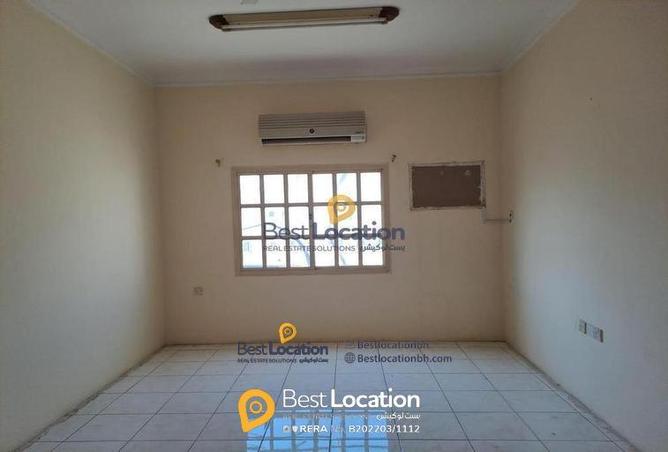 881051 - Property Image 2