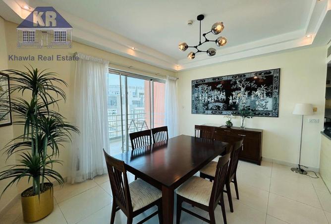 989696 - Property Image 3