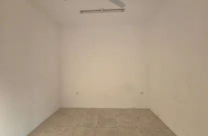 Apartment - 2 Bedrooms - 2 Bathrooms for rent in Ras Rumman - Manama - Capital Governorate