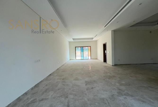 982725 - Property Image 3