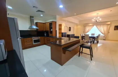 Apartment - 2 Bedrooms - 3 Bathrooms for rent in Mahooz - Manama - Capital Governorate