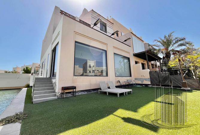 883065 - Property Image 3