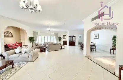 Apartment - 4 Bedrooms - 4 Bathrooms for rent in Mahooz - Manama - Capital Governorate