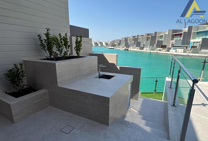 975439 - Property Image 3