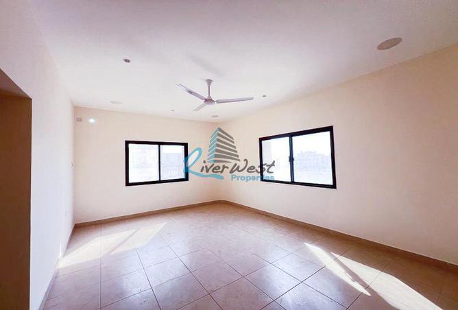 Apartment - 2 Bedrooms - 2 Bathrooms for rent in Zinj - Manama - Capital Governorate