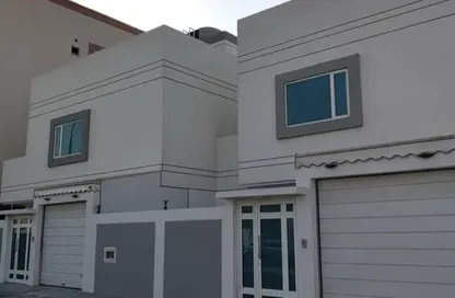 Villa - 4 Bedrooms - 5 Bathrooms for sale in Tubli - Central Governorate