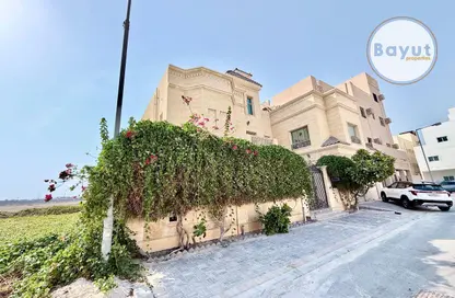 Villa - 6 Bedrooms - 7 Bathrooms for rent in Arad - Muharraq Governorate