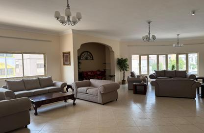 Apartment - 4 Bedrooms - 5 Bathrooms for rent in Mahooz - Manama - Capital Governorate
