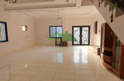فيلا - 3 غرف نوم - 4 حمامات للايجار في عراد - المحرق