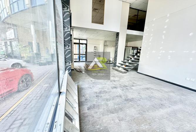 Shop - Studio - 2 Bathrooms for rent in Seef - Capital Governorate