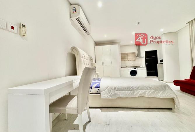 985876 - Property Image 2