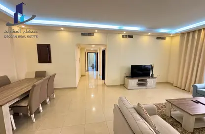 Apartment - 2 Bedrooms - 2 Bathrooms for rent in Al Juffair - Capital Governorate