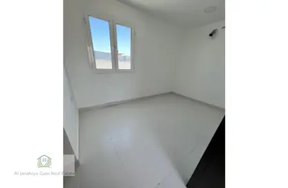 Empty Room image for: Villa - 3 Bedrooms - 4 Bathrooms for sale in Sitra - Central Governorate, Image 1