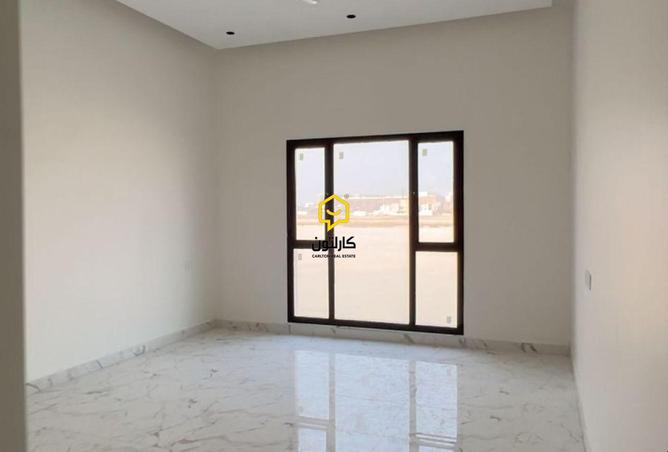 976163 - Property Image 3