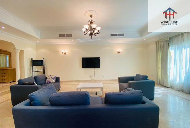 978961 - Property Image 2