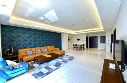 Apartment - 2 Bedrooms - 3 Bathrooms for rent in Al Juffair - Capital Governorate