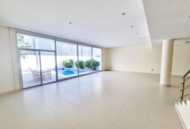 975791 - Property Image 3