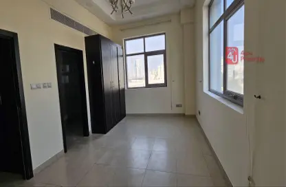 شقة - 2 غرف نوم - 3 حمامات للايجار في أم الحصم - المنامة - محافظة العاصمة