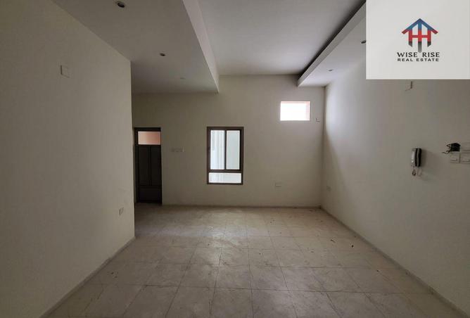 989166 - Property Image 2