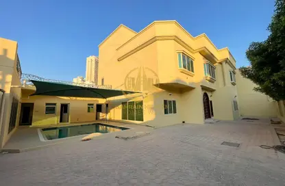 فيلا - 5 غرف نوم - 7 حمامات للايجار في الجفير - محافظة العاصمة