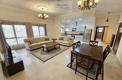Living / Dining Room image for: Apartment - 3 Bedrooms - 2 Bathrooms for rent in Saar - Northern Governorate, Image 1