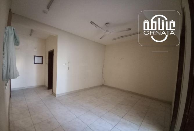 884651 - Property Image 2