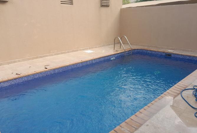 975819 - Property Image 2